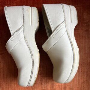 Dansko Professional Work Clogs size 40 Wide